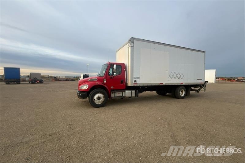 Freightliner M2 106 4x2 Van Truck Фургони