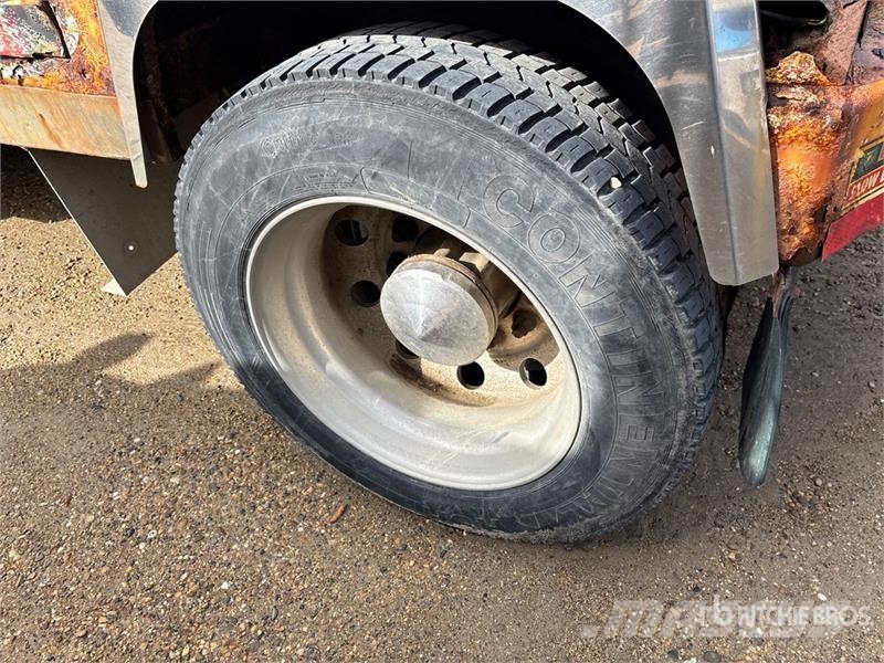 Freightliner M2 106 4x2 Extended Cab Tow Truck Hinausautot