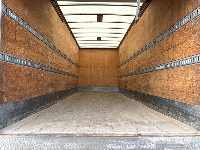 Freightliner M2 106 4x2 Freight Van Truck Sanduk kamioni