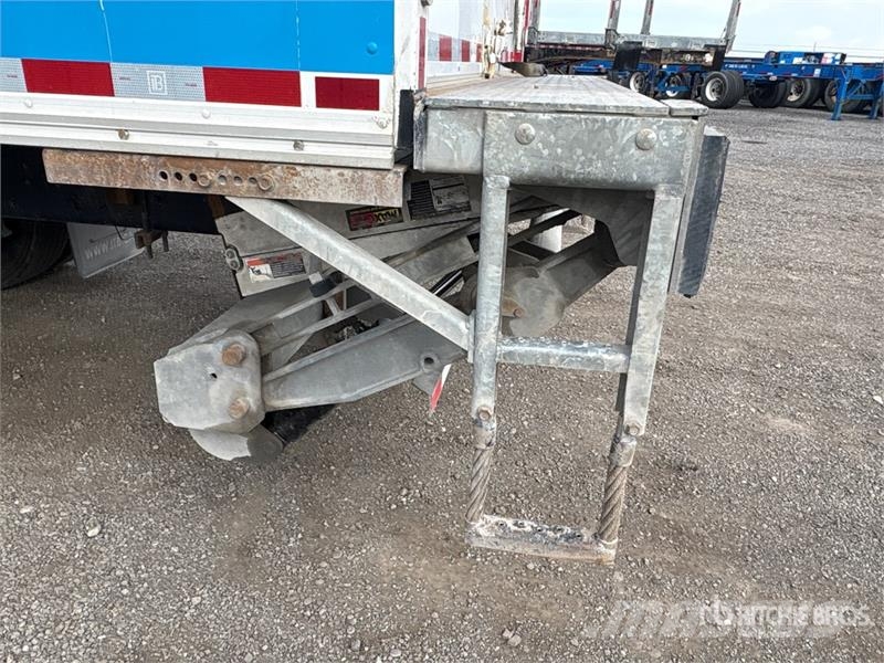 Freightliner M2 106 4x2 Freight Van Truck Sanduk kamioni
