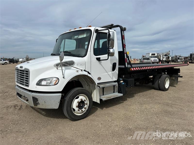 Freightliner M2 106 4x2 Rollback Truck Hinausautot