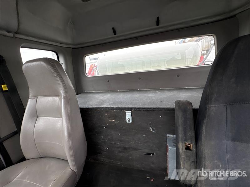Freightliner M2 106 4x4 Extended Cab Service Truck 市政车