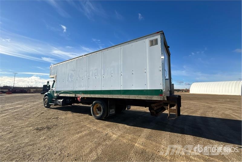 Freightliner M2 106 4x2 Van Truck Skapbiler