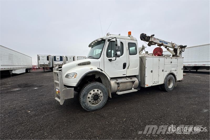 Freightliner M2 106 4x4 Extended Cab Service Truck 市政车
