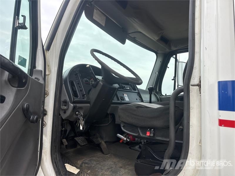 Freightliner M2 106 4x2 Van Truck Sanduk kamioni