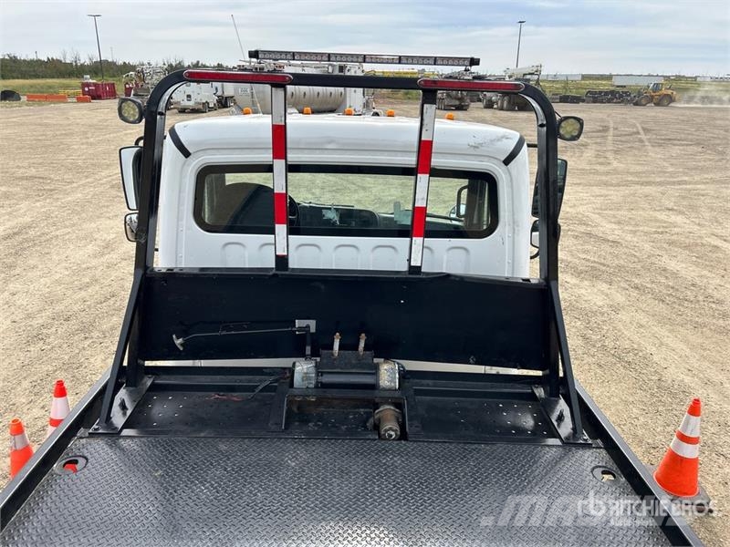 Freightliner M2 106 4x2 Rollback Truck Hinausautot