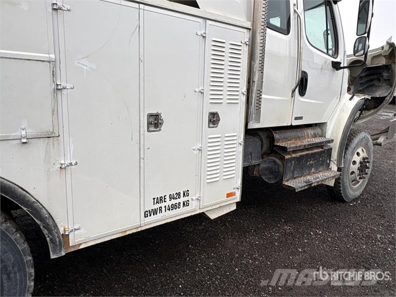 Freightliner M2 106 4x4 Extended Cab Service Truck 市政车