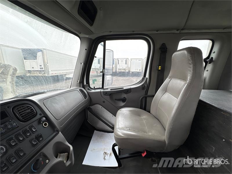 Freightliner M2 106 4x4 Extended Cab Service Truck 市政车