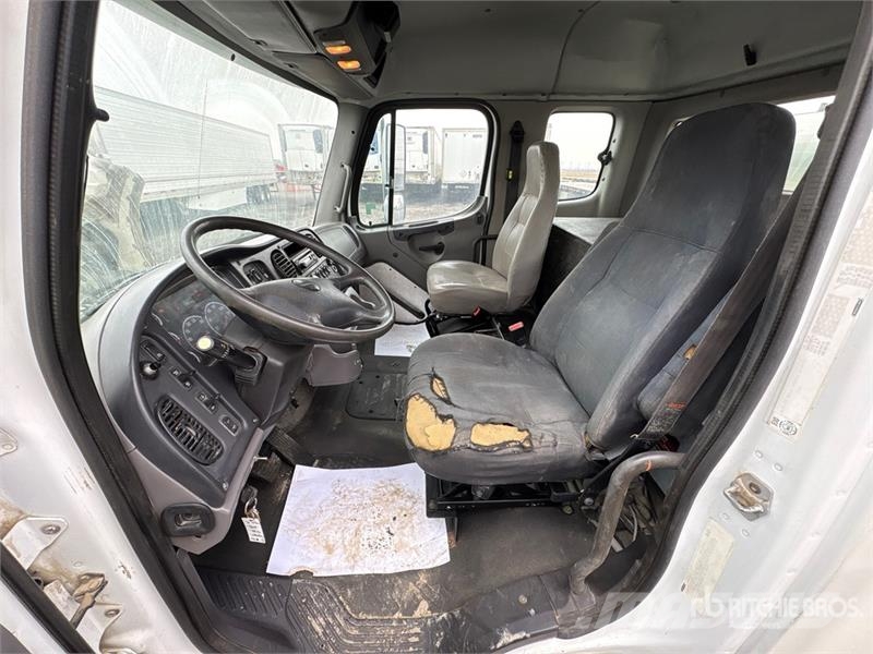 Freightliner M2 106 4x4 Extended Cab Service Truck 市政车