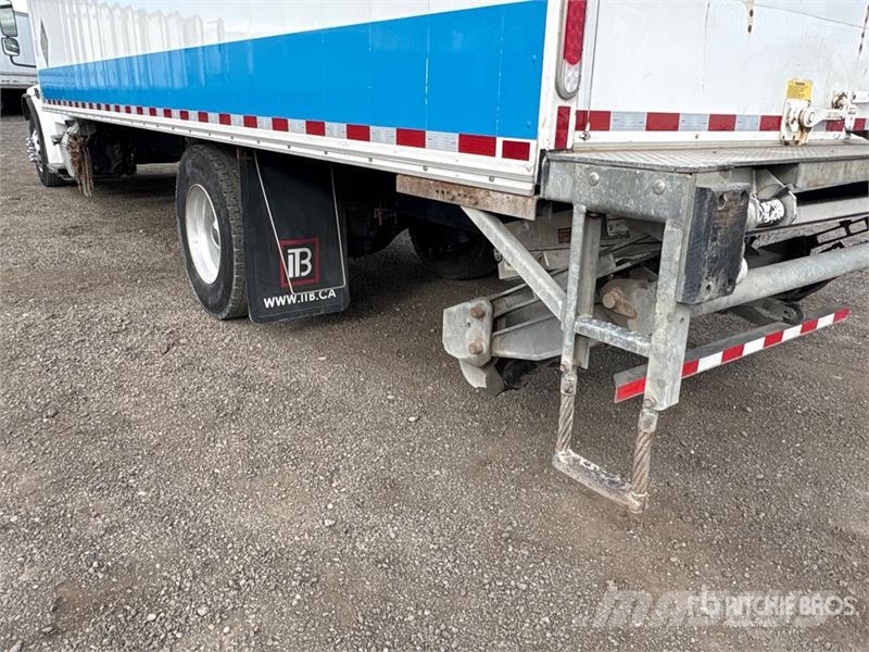 Freightliner M2 106 4x2 Freight Van Truck Sanduk kamioni