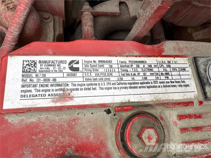 Freightliner M2 106 4x2 Freight Van Truck Фургони