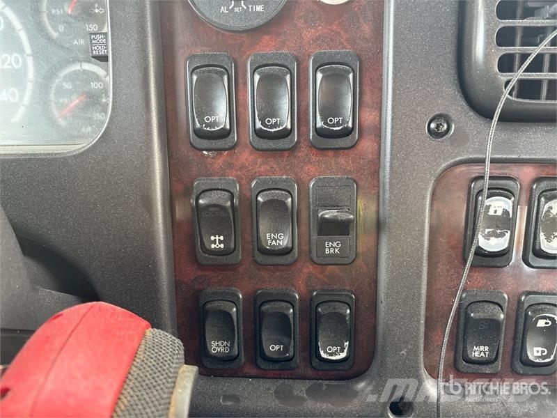 Freightliner M2 106 4x2 Extended Cab Tow Truck Hinausautot