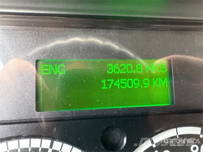Freightliner M2 106 4x2 Freight Van Truck Sanduk kamioni