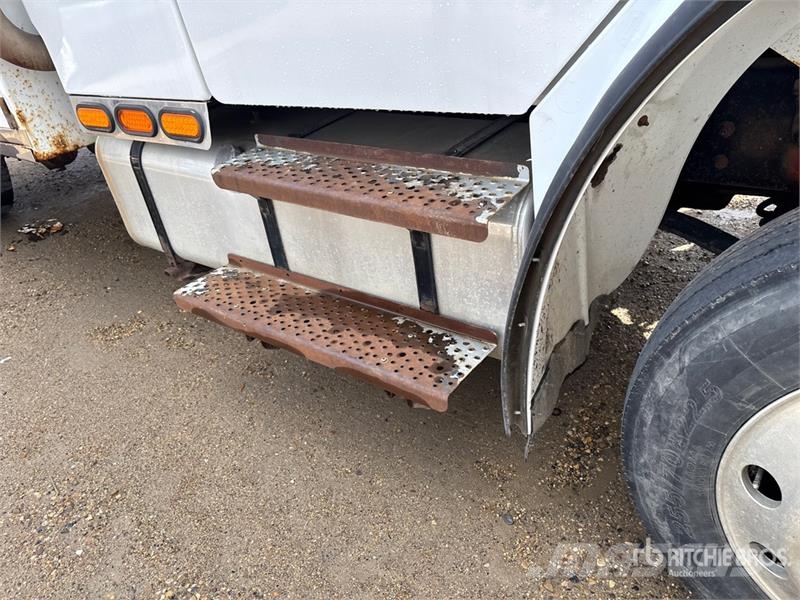 Freightliner M2 106 4x2 Extended Cab Tow Truck Hinausautot