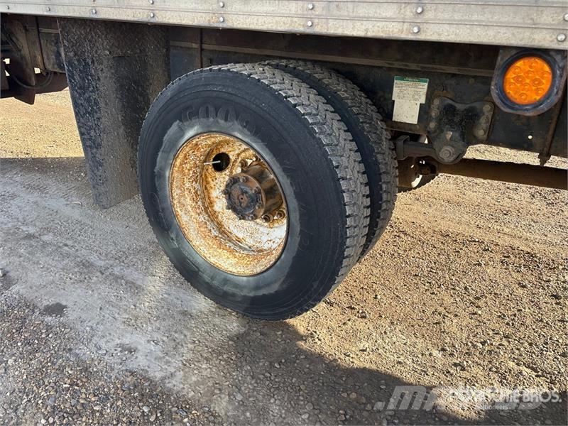 Freightliner M2 106 4x2 Van Truck Skapbiler