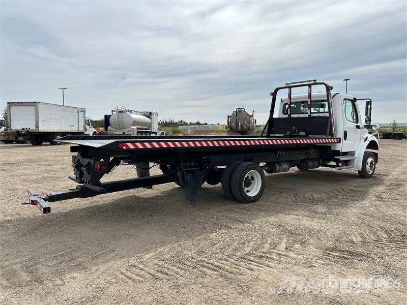 Freightliner M2 106 4x2 Rollback Truck Hinausautot