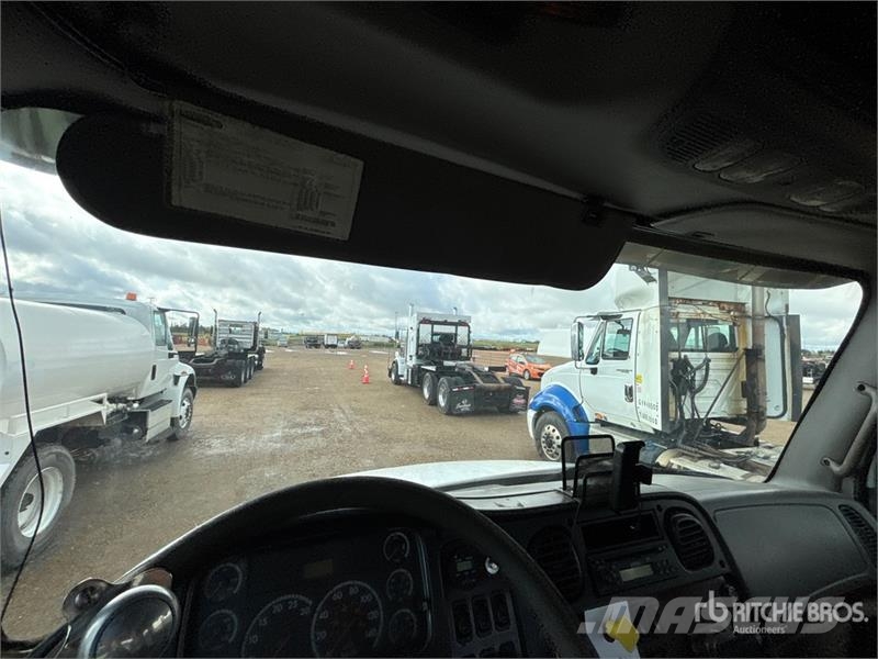 Freightliner M2 106 4x2 Extended Cab Tow Truck Hinausautot