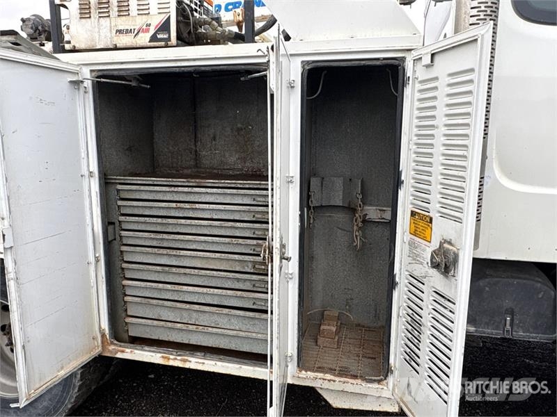 Freightliner M2 106 4x4 Extended Cab Service Truck 市政车