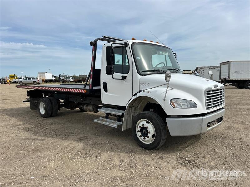 Freightliner M2 106 4x2 Rollback Truck Hinausautot