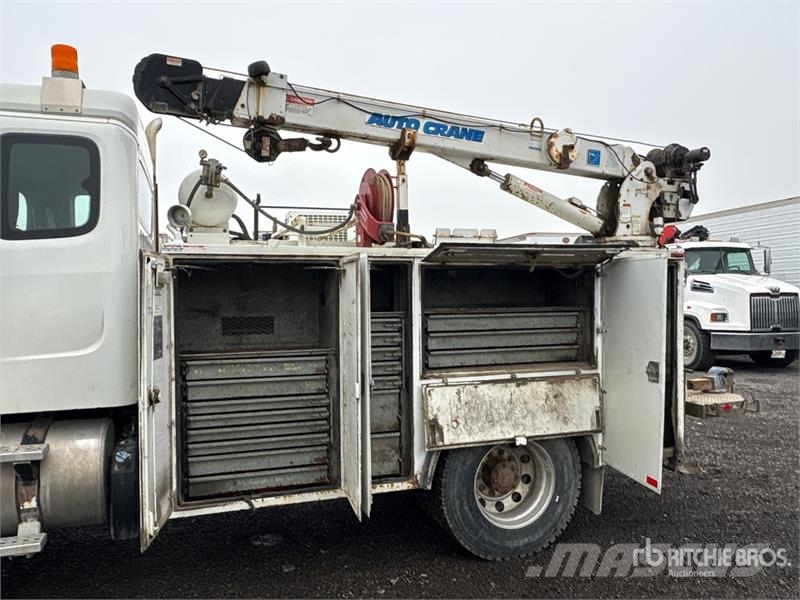 Freightliner M2 106 4x4 Extended Cab Service Truck 市政车