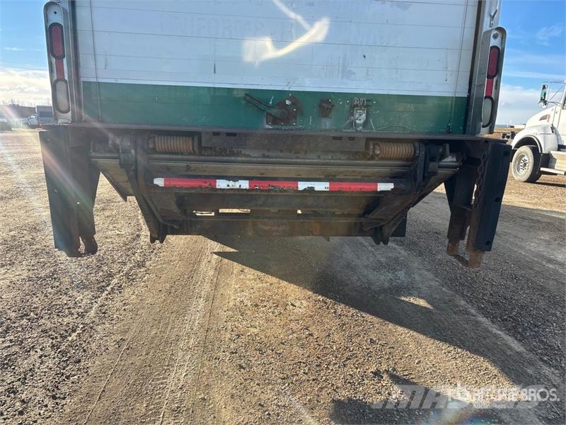 Freightliner M2 106 4x2 Van Truck Skapbiler