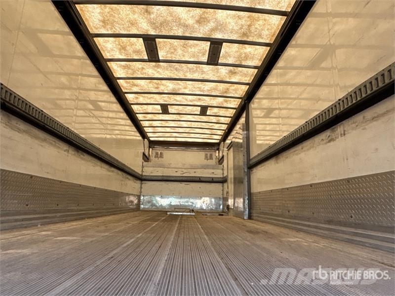 Freightliner M2 106 4x2 Van Truck Skapbiler