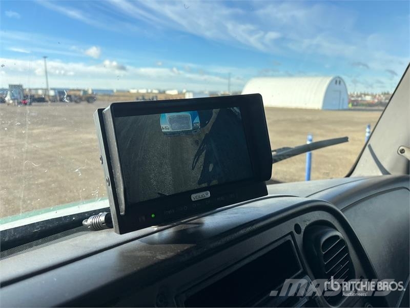 Freightliner M2 106 4x2 Van Truck Skapbiler