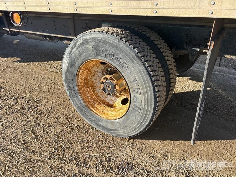 Freightliner M2 106 4x2 Van Truck Skapbiler