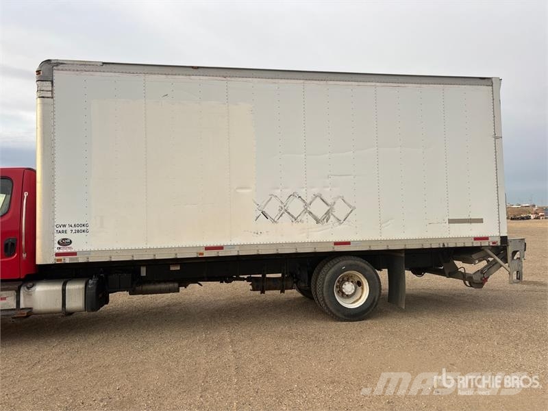 Freightliner M2 106 4x2 Van Truck Фургони