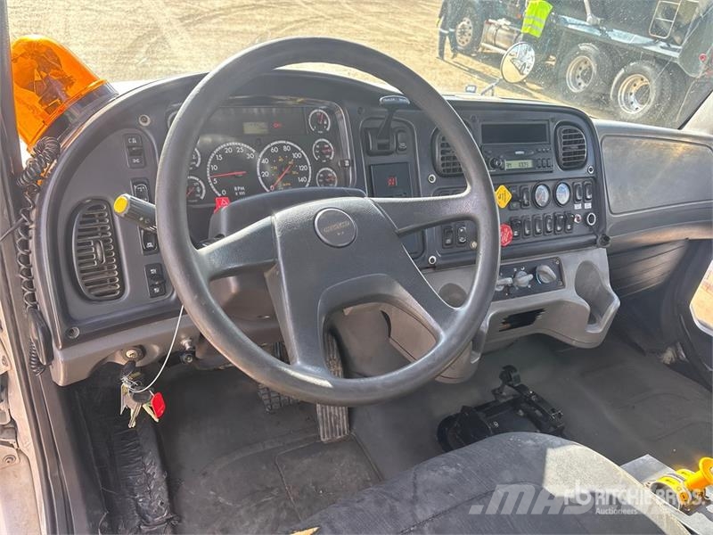 Freightliner M2 106V 6x4 T/A Dump Truck Kipper