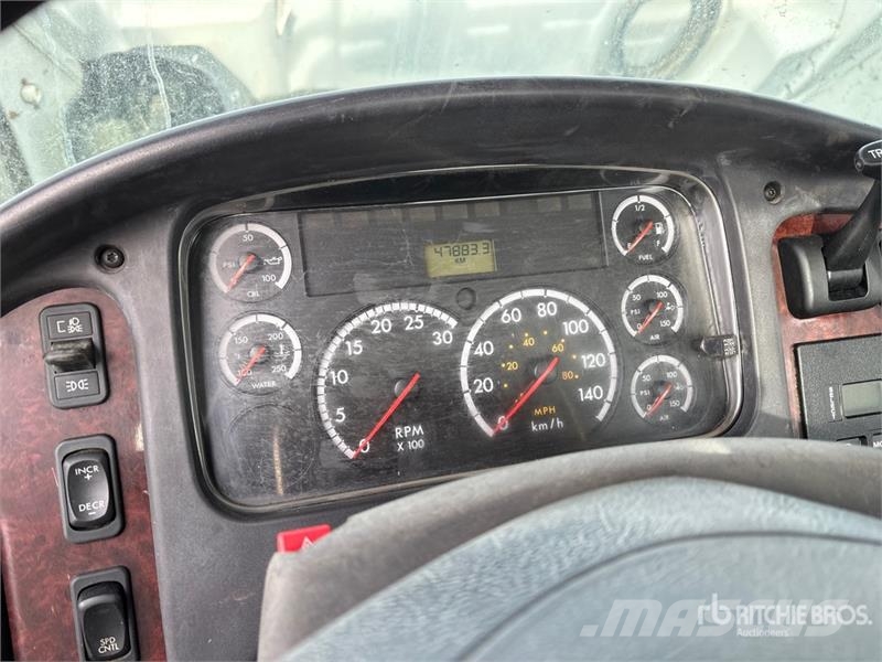 Freightliner M2 112 Cabins and interior