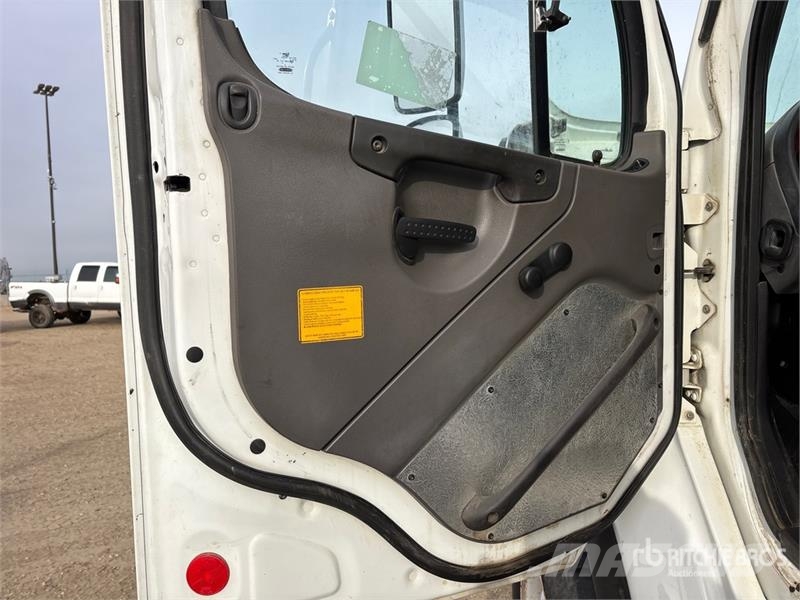 Freightliner M2 112 Cabins and interior
