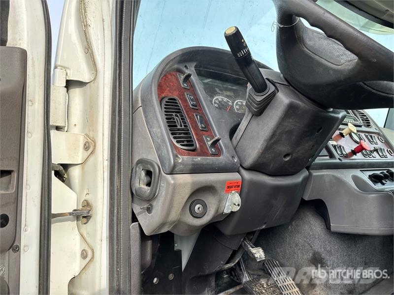 Freightliner M2 112 Cabins and interior