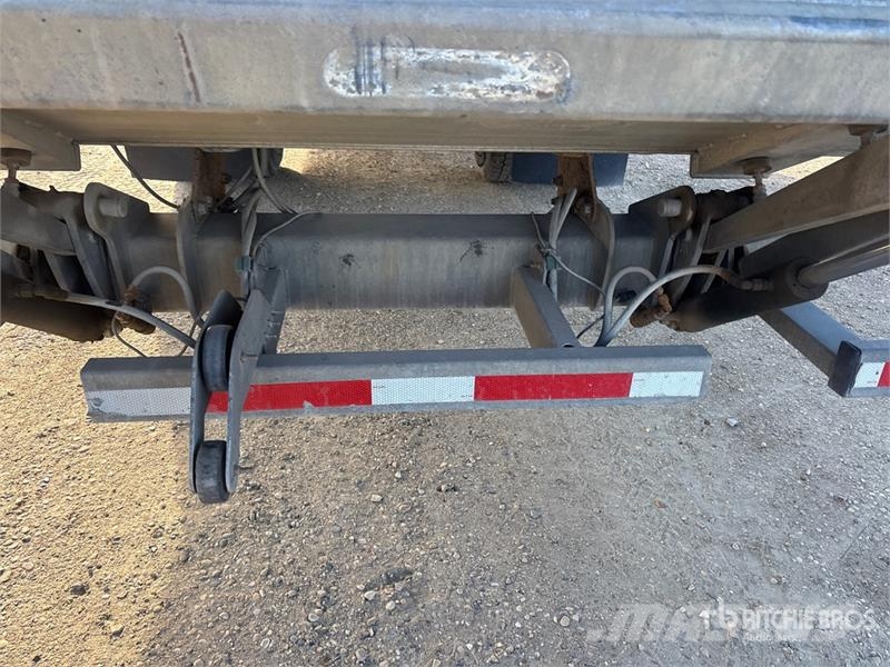 Freightliner M2 112 Samochody ciężarowe ze skrzynią zamkniętą