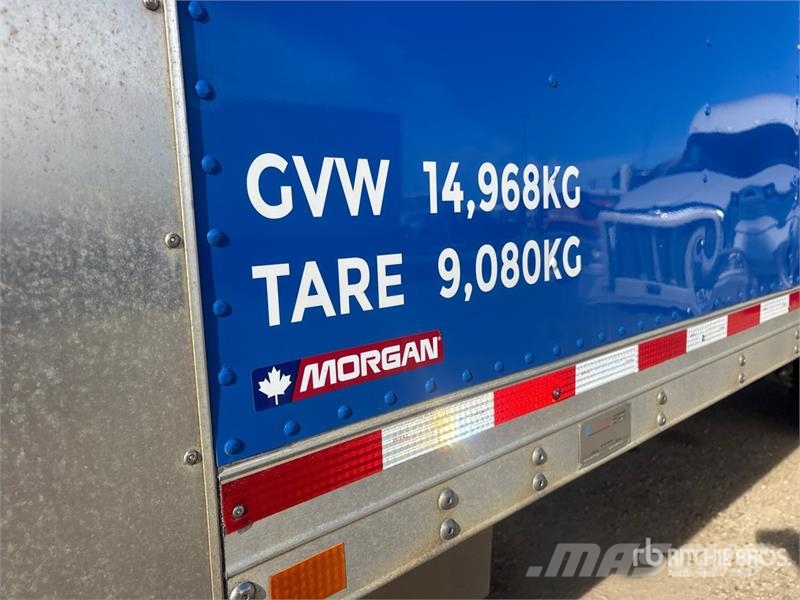 Freightliner M2 112 Samochody ciężarowe ze skrzynią zamkniętą