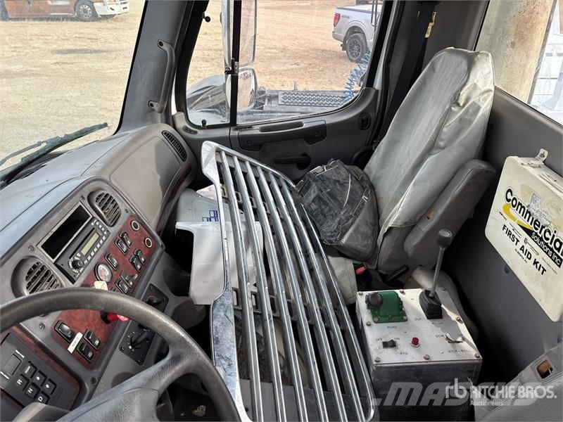 Freightliner M2 112 Cabins and interior