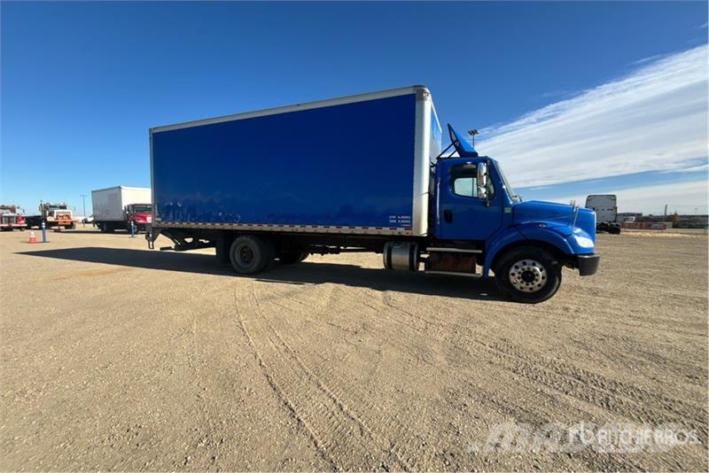 Freightliner M2 112 Samochody ciężarowe ze skrzynią zamkniętą