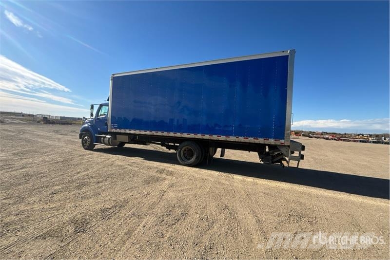Freightliner M2 112 Samochody ciężarowe ze skrzynią zamkniętą