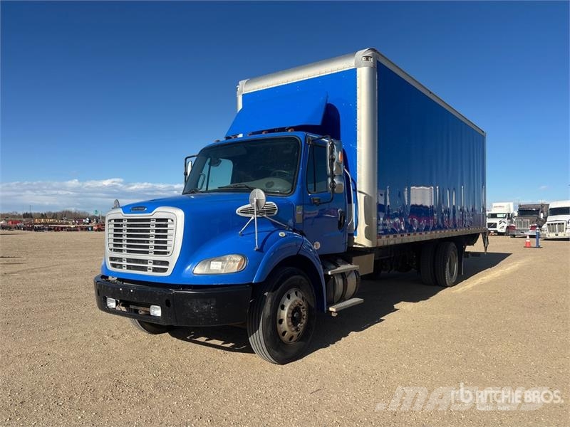 Freightliner M2 112 Samochody ciężarowe ze skrzynią zamkniętą