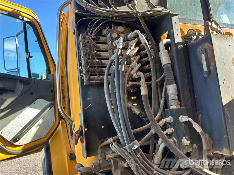 Freightliner M2 112 6x4 T/A Dump Truck Camiões basculantes