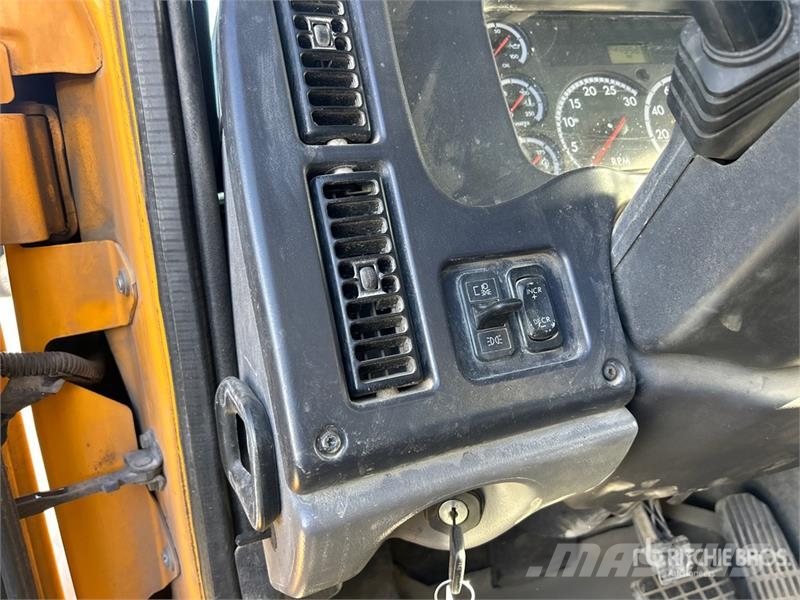 Freightliner M2 112 6x4 T/A Dump Truck Camiões basculantes