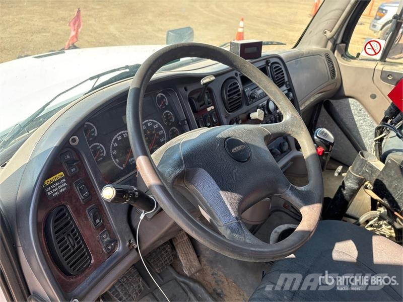 Freightliner M2 112V Komunálne / Multi-úžitkové vozidlá
