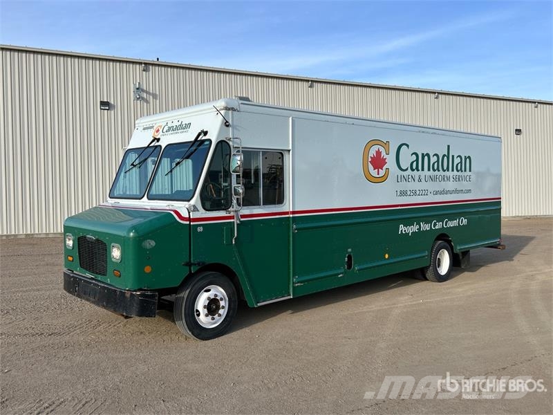 Freightliner M2 4x2 Van Truck Фургони