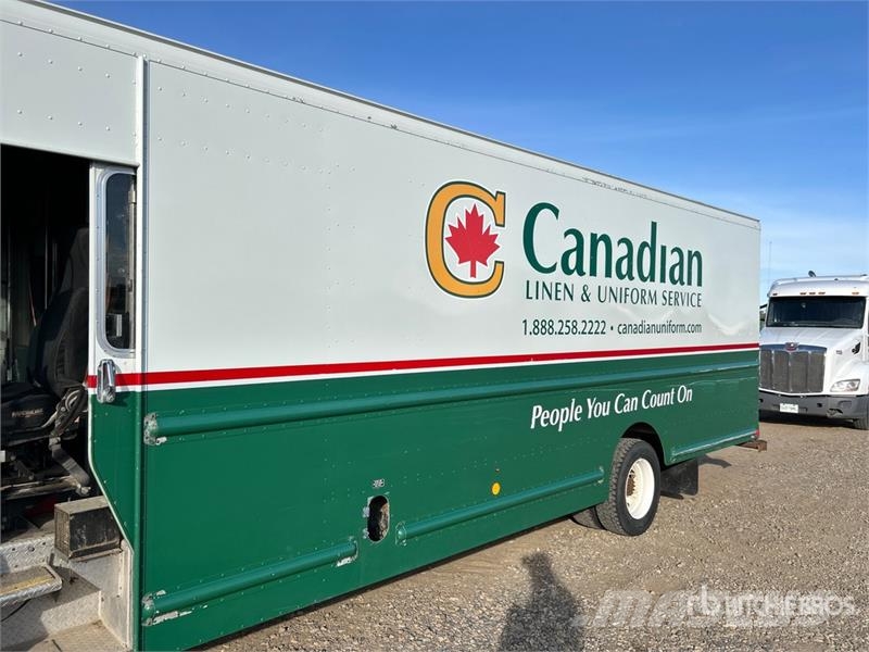 Freightliner M2 4x2 Van Truck Фургони