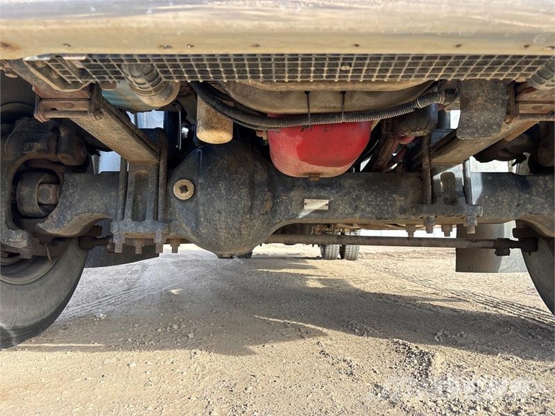 Freightliner M2 6000 L 5800 psi 4x4 Sleeper Pressure Truck Ostali kamioni