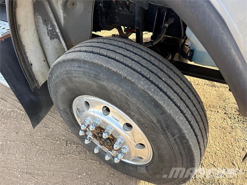 Freightliner M2 6000 L 5800 psi 4x4 Sleeper Pressure Truck Ostali kamioni