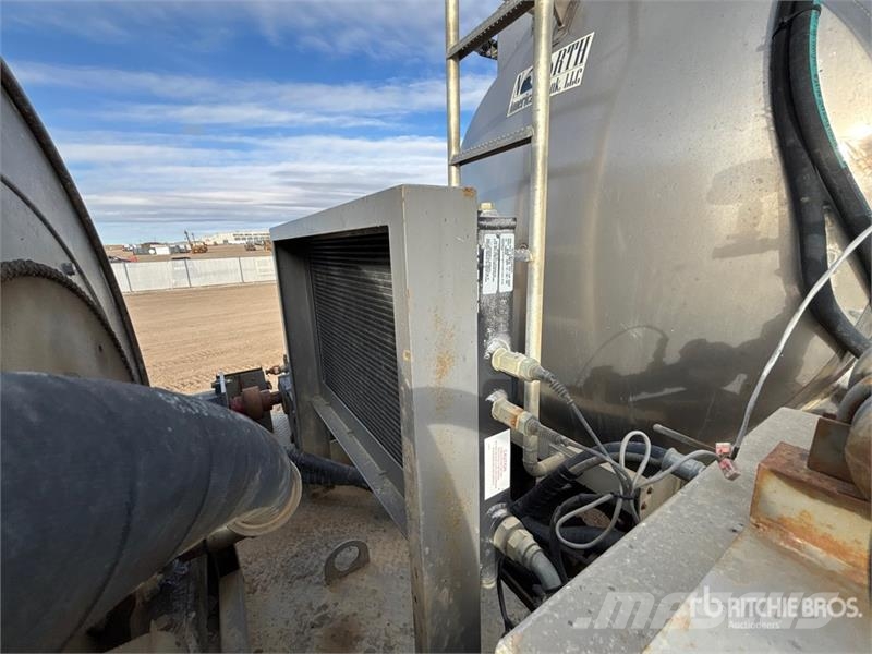 Freightliner M2 6000 L 5800 psi 4x4 Sleeper Pressure Truck Ostali kamioni