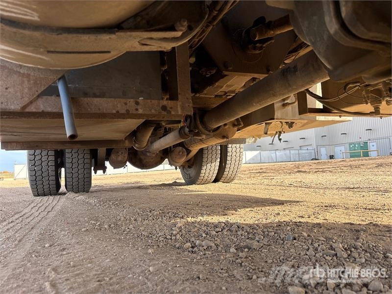 Freightliner M2 6000 L 5800 psi 4x4 Sleeper Pressure Truck Ostali kamioni