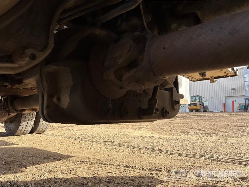 Freightliner M2 6000 L 5800 psi 4x4 Sleeper Pressure Truck Ostali kamioni