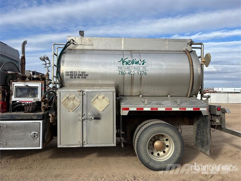 Freightliner M2 6000 L 5800 psi 4x4 Sleeper Pressure Truck Ostali kamioni
